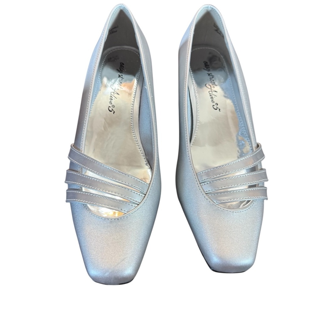 Easy Street Entice Squared toe Pumps Silver Satin Size 7.5 Wide Width